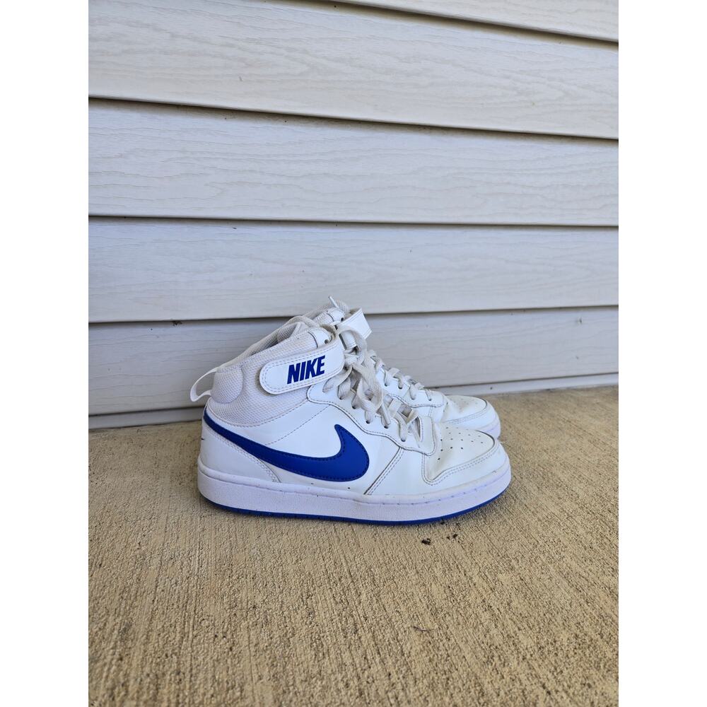 Nike Kids Court Borough Mid 2 Sneakers Size 5Y